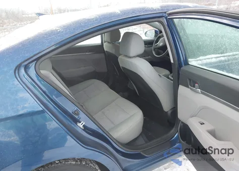 2017 Hyundai Elantra Se z USA, uszkodzony, nr VIN 5NPD74LF5HH082441